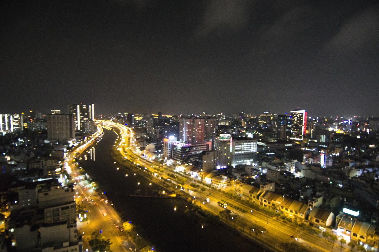 Apartment The Moment In Saigon - District 4 *